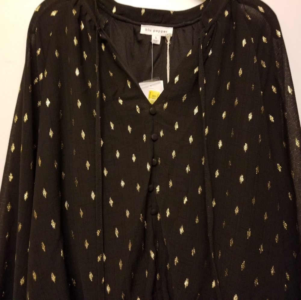 Blu Pepper Button Keyhole Long Sleeve Top